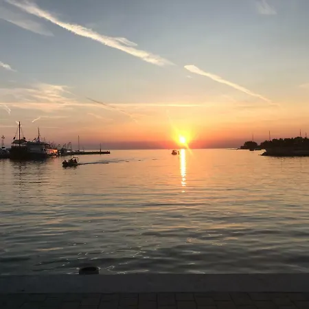 Emma's Boat Botel Novigrad Istria