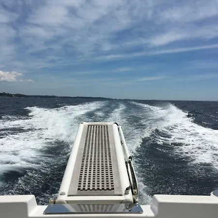 Emma's Boat Botel